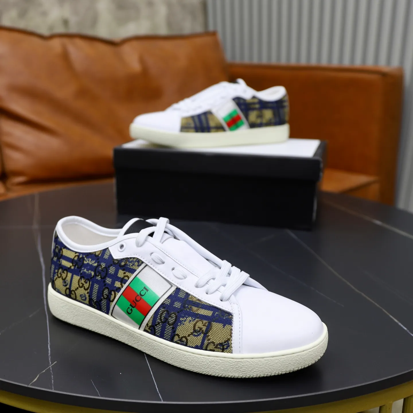 Ex-factory price: 400💰🙅‍♂️🙅‍♂️🙅‍♂️ Brand: GUCCI Standard code: 38-44 (45 customized) Grade: Same as the official website Material: Original material splicing Comfortable and breathable lining Lightweight and wear-resistant sports outsole Style category: Men's fashionable casual shoes Running sneakers Distinguished luxury brand elements Top luxury Color: actual picture color